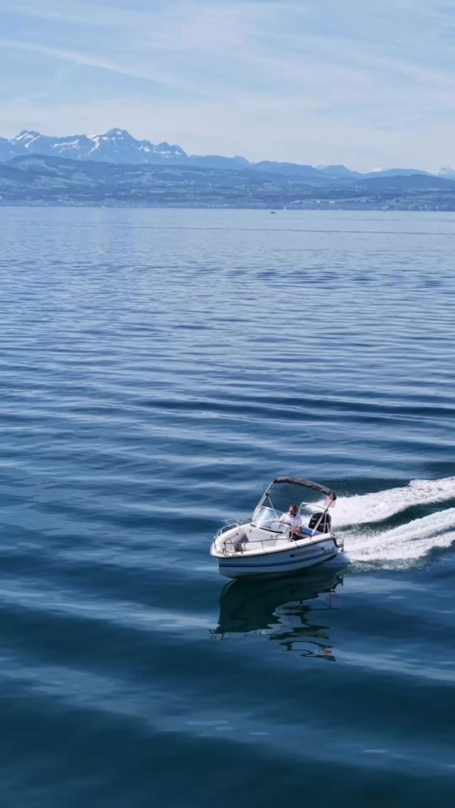 Bootscharter am Bodensee. Unsere Standorte sind #meersburg und #friedrichshafen. Wir haben eine vielfältige Flotte bestens gepflegter Charteryachten.#bodensee #charter